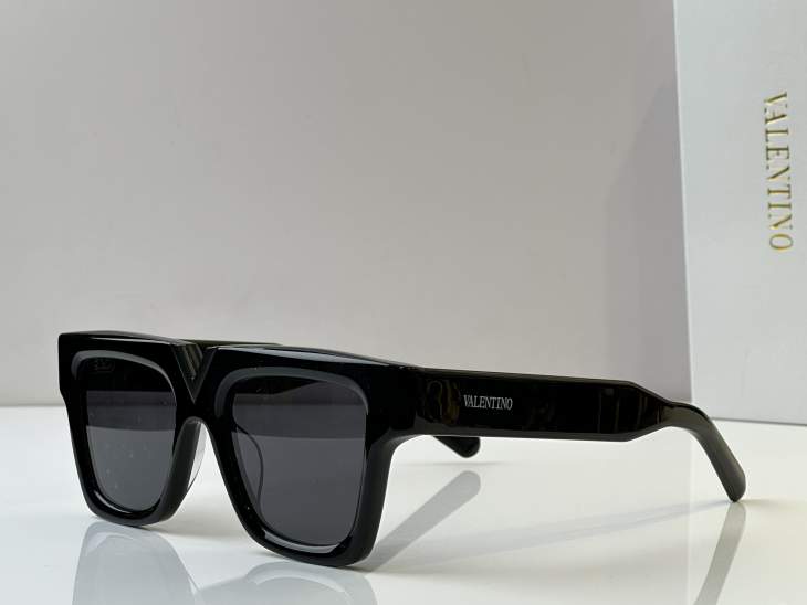 Picture of Valentino Sunglasses _SKUfw67175892fw